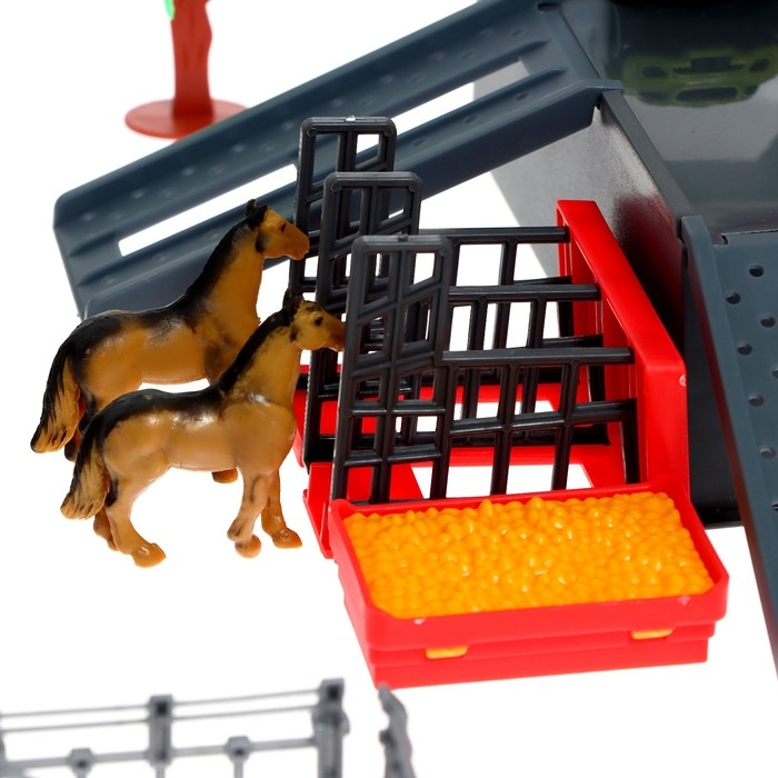 Парковка «Ферма», амбар, вольеры, транспорт, животные Парковка «Ферма», амбар, вольеры, транспорт, животные