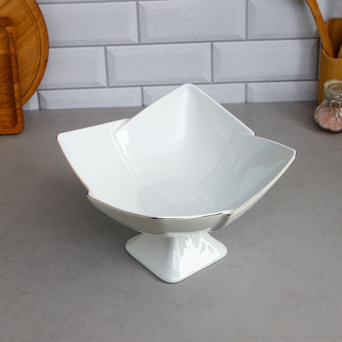 Салатник «Тюльпан», с подставкой, 2 л, золотая обводка, фарфор, Иран Салатник «Тюльпан», с подставкой, 2 л, золотая обводка, фарфор, Иран