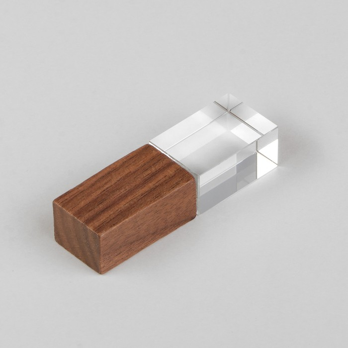 Флешка E 310 Wood BL, 32 ГБ, USB2.0, чт до 25 Мб/с, зап до 15 Мб/с, кристалл в дереве Флешка E 310 Wood BL, 32 ГБ, USB2.0, чт до 25 Мб/с, зап до 15 Мб/с, кристалл в дереве