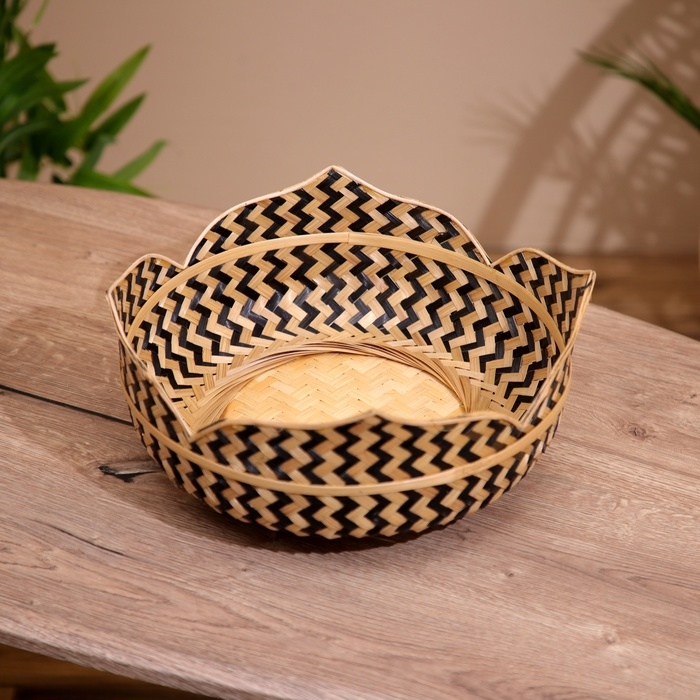 Вазочка плетёная, из бамбука 30х30х12 см Вазочка плетёная, из бамбука 30х30х12 см