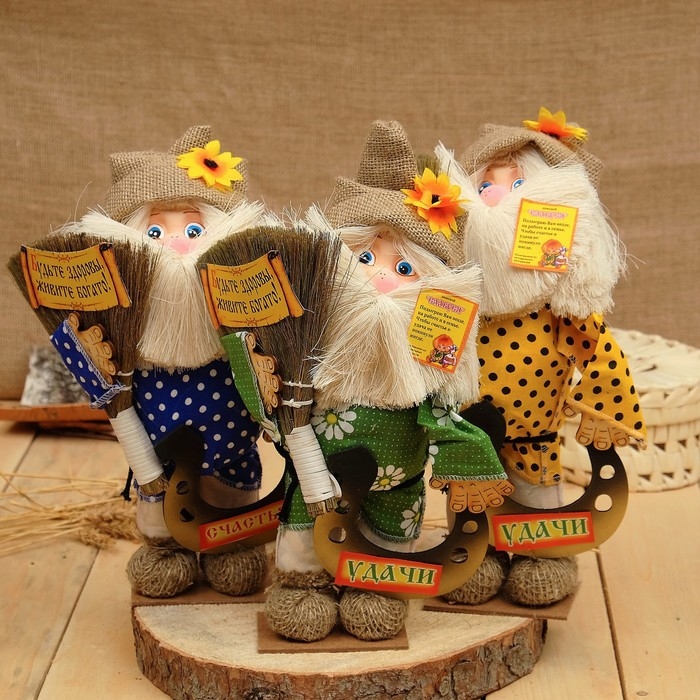 Оберег-домовой Оберег-домовой "Славуся, с метлой и подковой", средний, 33х24х12 см МИКС