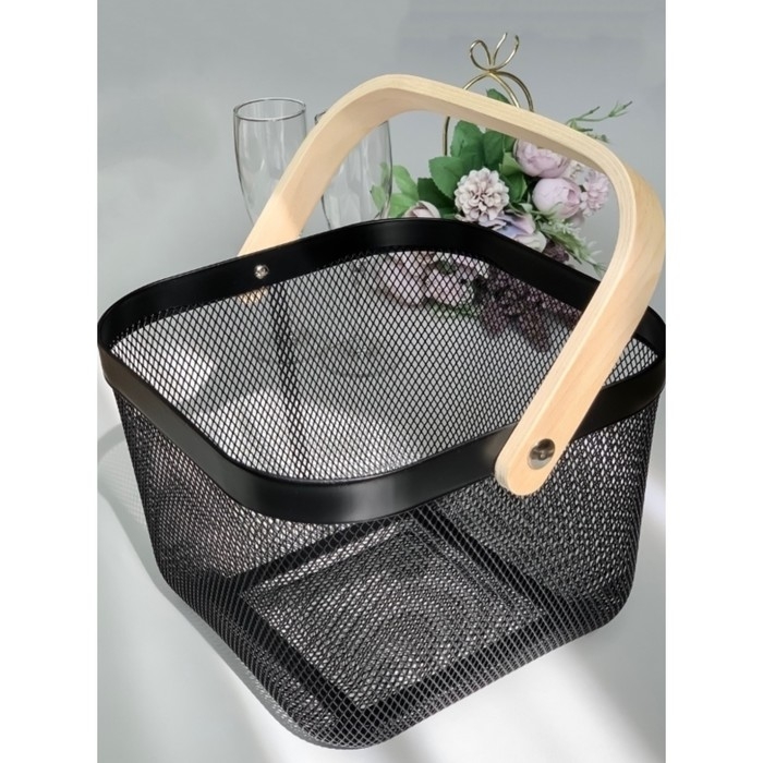 Корзинка универсальная LaDо́m, 26,5×25,5×18 см, цвет чёрный Корзинка универсальная LaDо́m, 26,5×25,5×18 см, цвет чёрный