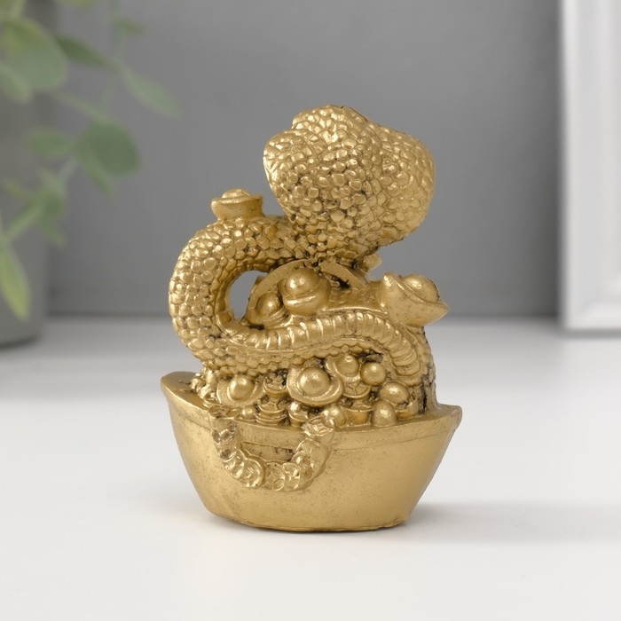 Нэцкэ полистоун Нэцкэ полистоун "Кобра на слитке Ямб с китайской монетой" под бронзу 4х5,7х7,5 см