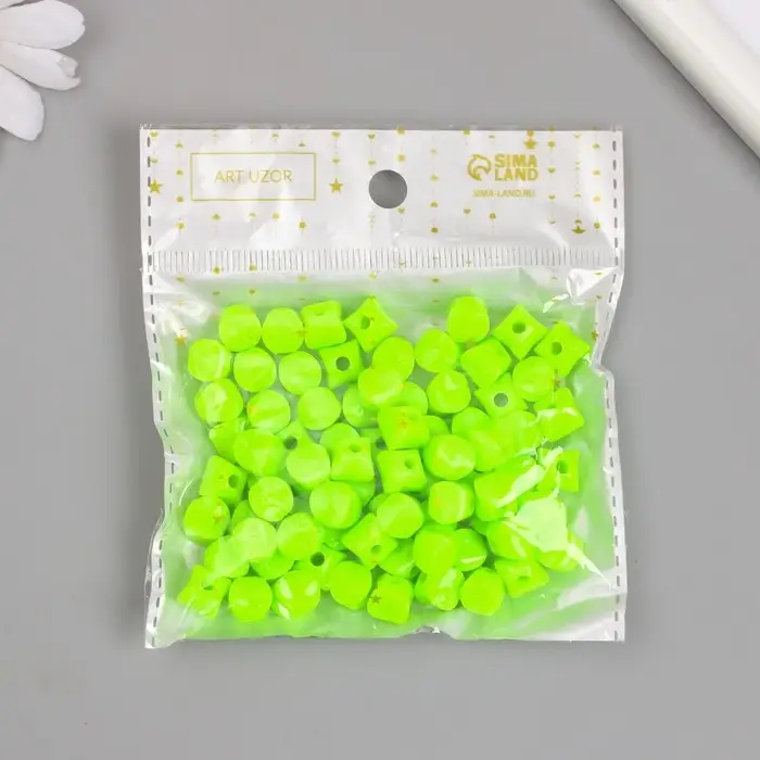 Бусины для творчества пластик "Кубик со сплющенными краями" салатовый набор 30 гр d=0,8 см