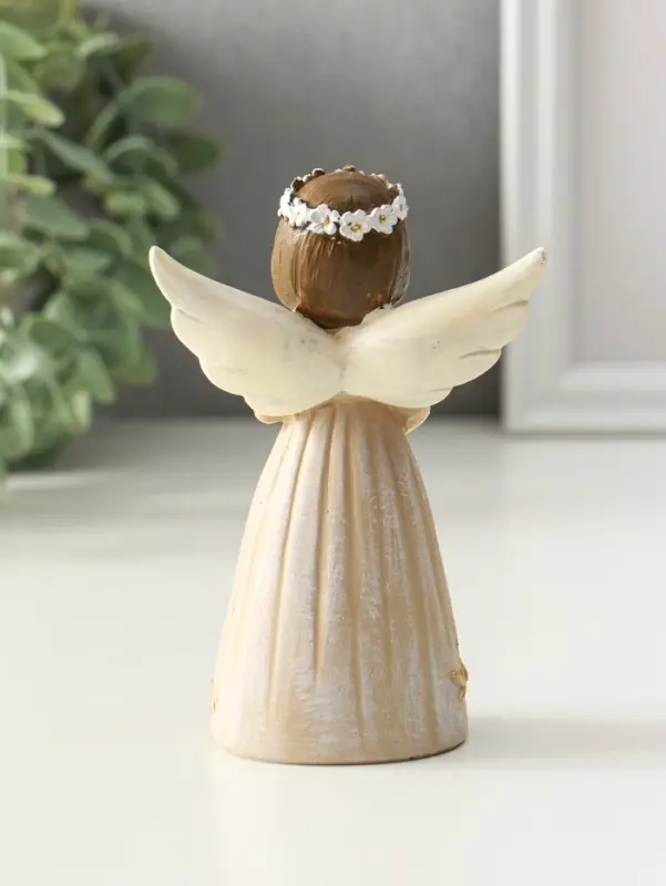 Сувенир полистоун Сувенир полистоун "Девочка-ангел с венком-сердце" 4,5х8х12 см