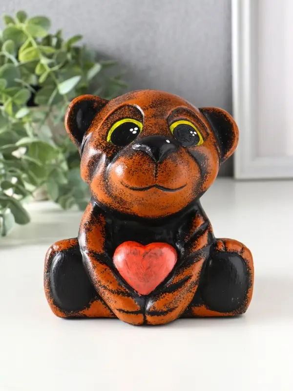 Копилка для денег «Тигрёнок с сердцем», гипс, 14.5×13.5×13 см Копилка для денег «Тигрёнок с сердцем», гипс, 14.5×13.5×13 см