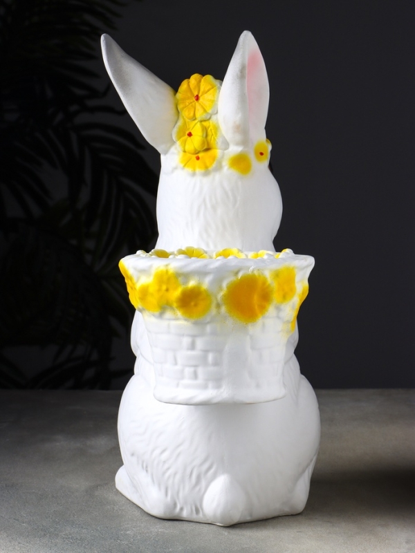 Фигура Фигура "Зайка с корзинкой кашпо" 15х25х38 см