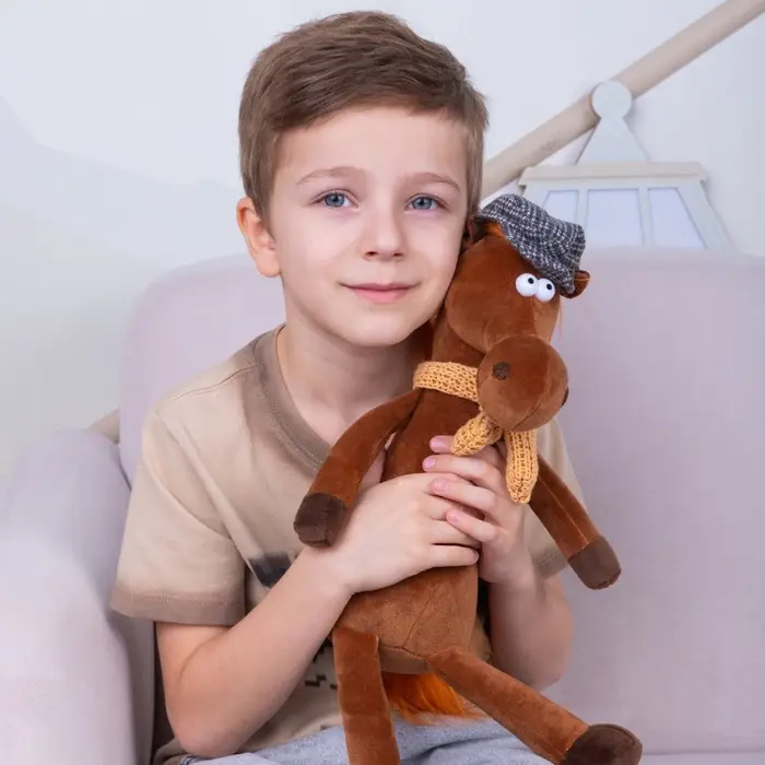 Мягкая игрушка «Конь Эрик в кепке и шарфе», 28 см Мягкая игрушка «Конь Эрик в кепке и шарфе», 28 см