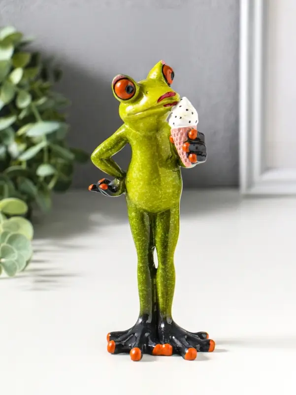 Фигурка полистоун &laquo;Лягуха с рожком мороженного&raquo;, лак, 7&times;6.2&times;16.2 см