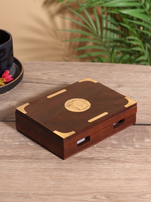 Шкатулка для хранения игральных карт 15.5х12,5 см, дерево шишам, латунь Шкатулка для хранения игральных карт 15.5х12,5 см, дерево шишам, латунь