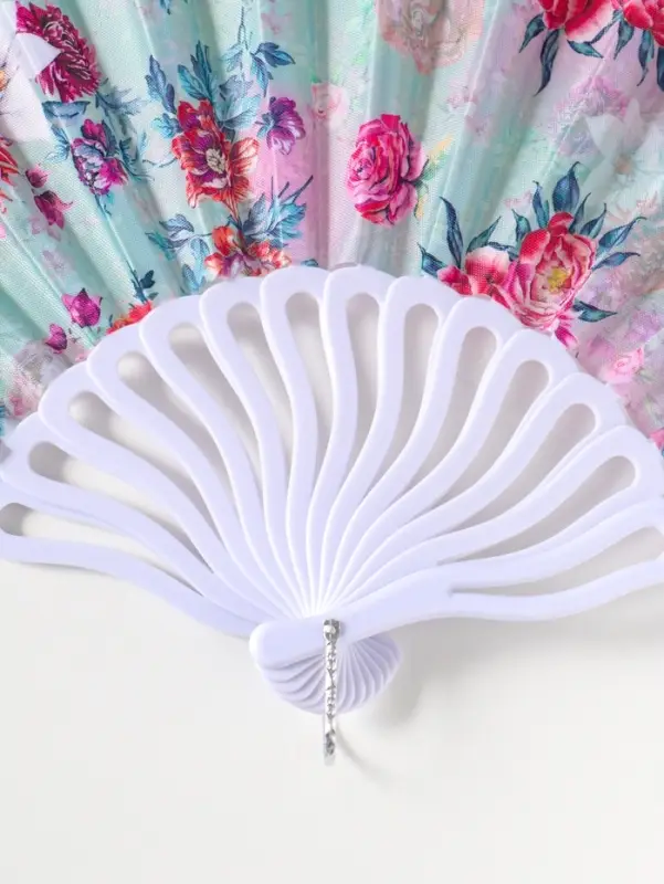 Веер складной &laquo;Розы и астры на нежно-зелёном&raquo;, 22.5 см