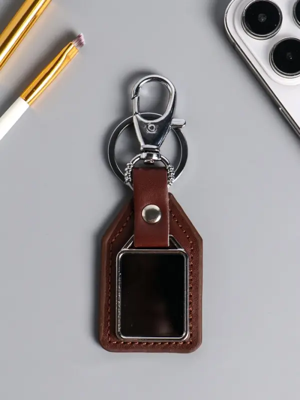 Брелок под нанесение кожзам, металл  Брелок под нанесение кожзам, металл "Бейдж" размер окна 3,2х2,5 см, коричневый 11х4х0,7 см   1090438