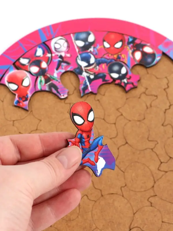 Фигурный деревянный пазл &laquo;Красный герой&raquo;