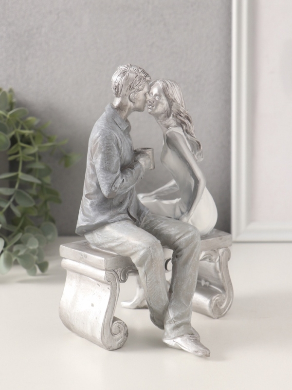 Сувенир полистоун Сувенир полистоун "Парочка - свидание за чашечкой кофе" бело-голубой 13,5х12,5х18,5 см