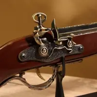 Макет оружия на подставке 2в1 &laquo;Сувенирный пистолет. Дуэль&raquo;, подарочный набор, 54 см