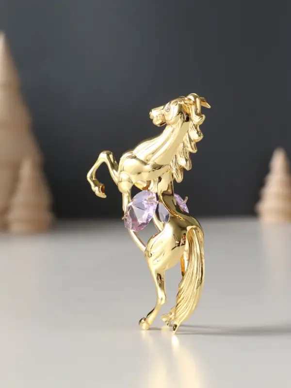 Сувенир Лошадь с 2-мя фиолетовыми хрусталиками, 5,5х2х8 см. Сувенир Лошадь с 2-мя фиолетовыми хрусталиками, 5,5х2х8 см.