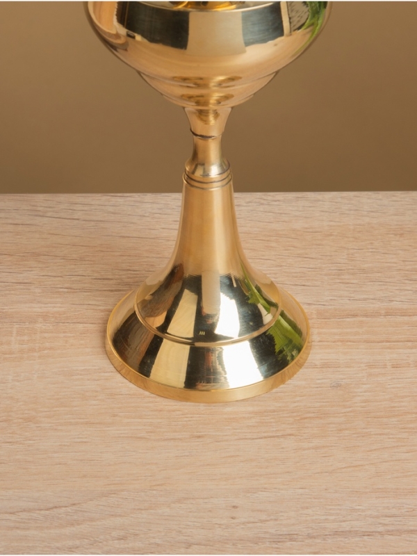 Лампа керосиновая со стеклянной колбой, латунь, 8×8×31.5 см Лампа керосиновая со стеклянной колбой, латунь, 8×8×31.5 см