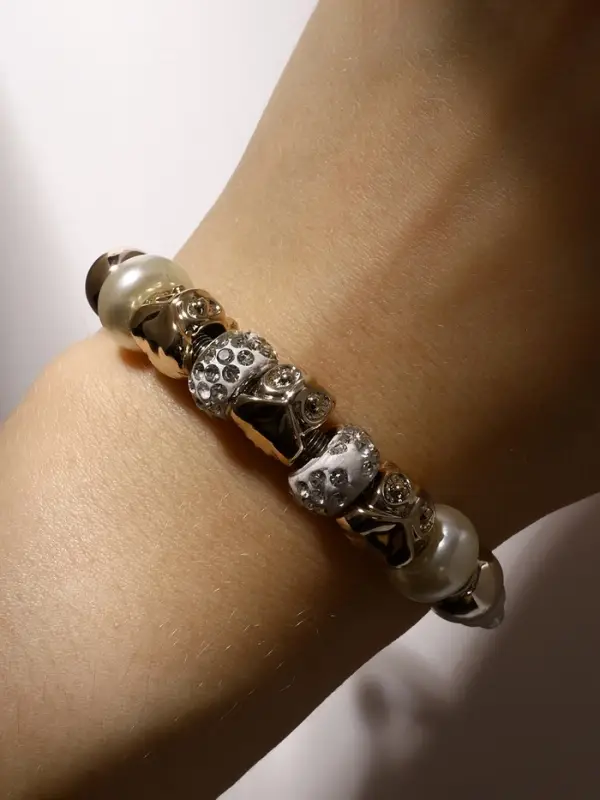 Браслет с шармами &laquo;Ассорти. Жемчуг и Сова&raquo;, d=6.5 см, белый в серебре