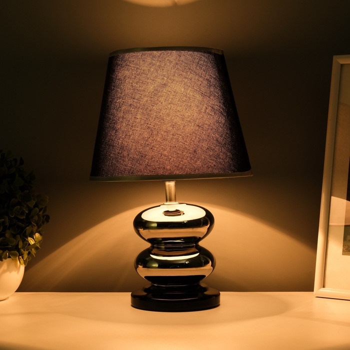 Настольная лампа с абажуром RISALUX «Роса», 1×40 Вт, Е27, хром/чёрный, 20×20×32 см Настольная лампа с абажуром RISALUX «Роса», 1×40 Вт, Е27, хром/чёрный, 20×20×32 см