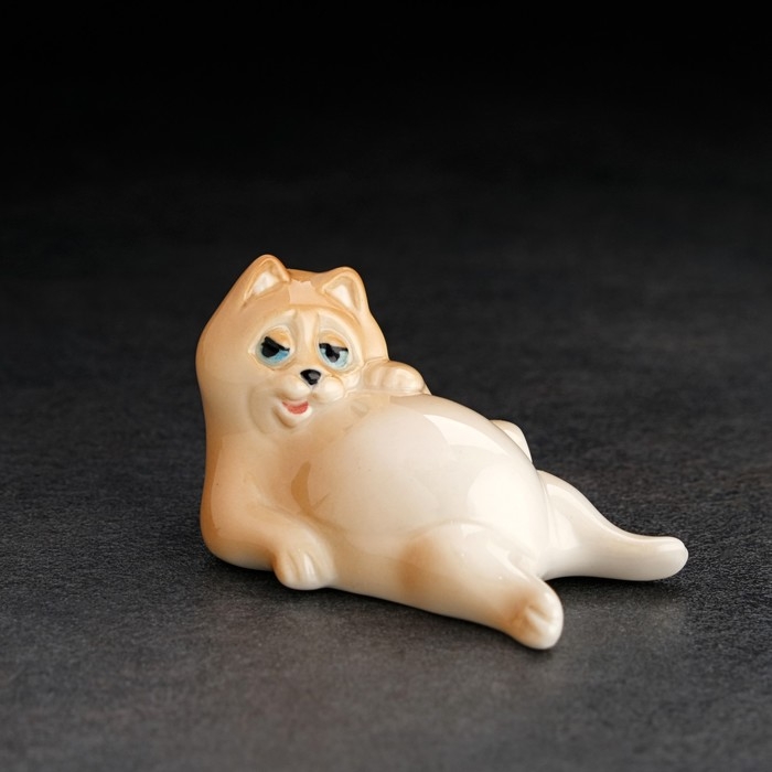 Сувенир Сувенир "Кот ленивый" 4х4х7 см ,фарфор цвет МИКС