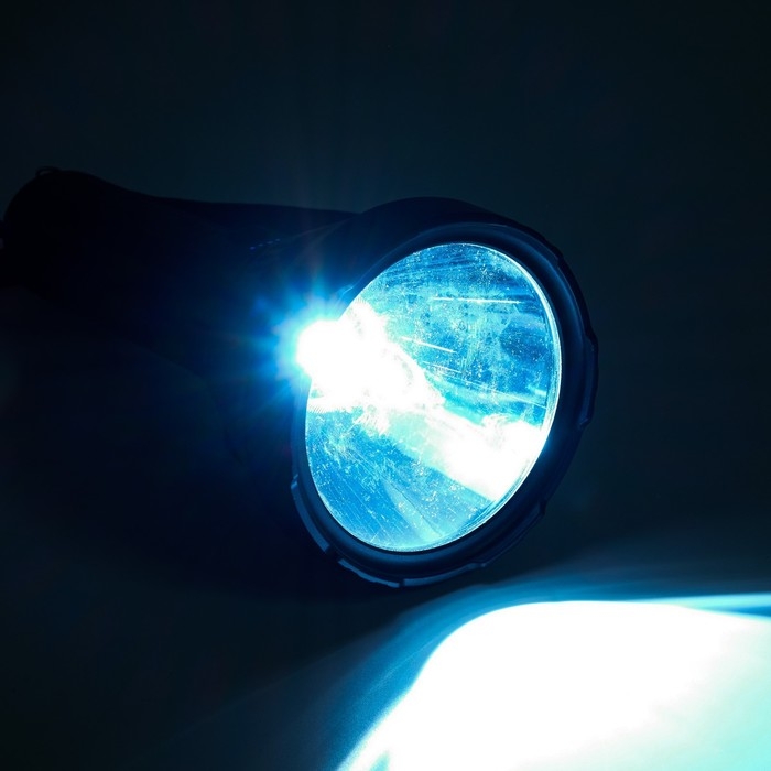 Фонарь ручной 30 Вт, 2100 лм, 4500 мАч, дальность 500 м, P70, индикатор заряда, micro USB Фонарь ручной 30 Вт, 2100 лм, 4500 мАч, дальность 500 м, P70, индикатор заряда, micro USB