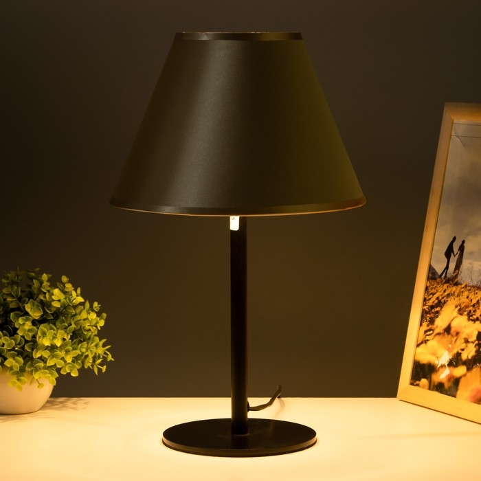 Лампа настольная Oliver 1х15Вт Е27 черный/шампань 25х25х40см RISALUX Лампа настольная Oliver 1х15Вт Е27 черный/шампань 25х25х40см RISALUX