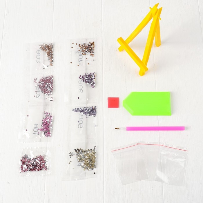 Алмазная вышивка «Единорог с цветами», 10 × 15 см, с подставкой, с частичным заполнением