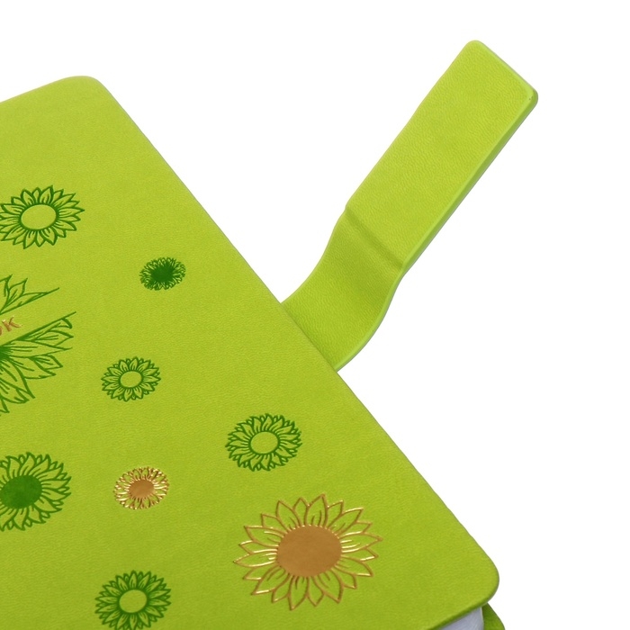 Ежедневник недатированный, А5, 140л, клетка, обл.кожзам, с хлястиком, Цветы, зеленый Ежедневник недатированный, А5, 140л, клетка, обл.кожзам, с хлястиком, Цветы, зеленый