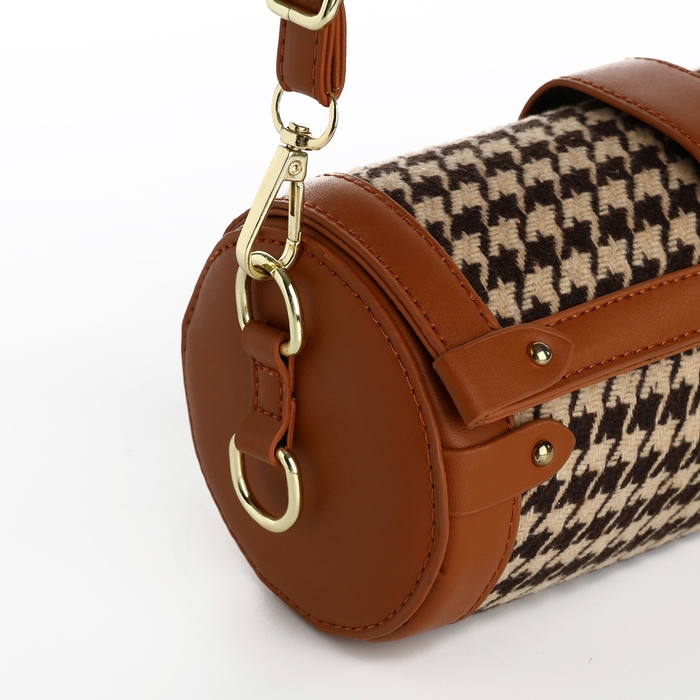 Сумка-мессенджер на клапане, цвет коричневый