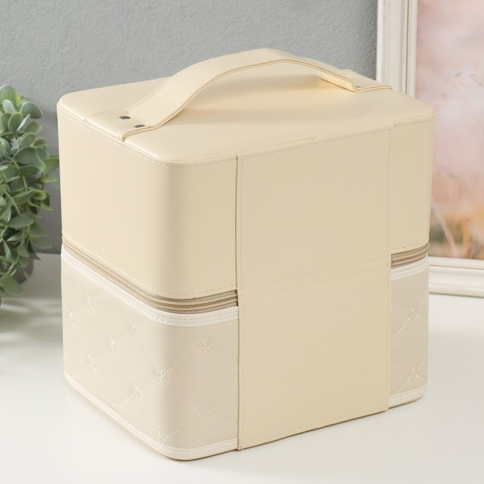 Шкатулка кожзам для косметики  Шкатулка кожзам для косметики "Ромбы и цветы. Этажи" молочная 24,5х20,5х27 см