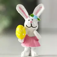 Сувенир полистоун "Белый зайка с яйцом/букетом" МИКС 2,2х3х4,2 см Сувенир полистоун "Белый зайка с яйцом/букетом" МИКС 2,2х3х4,2 см