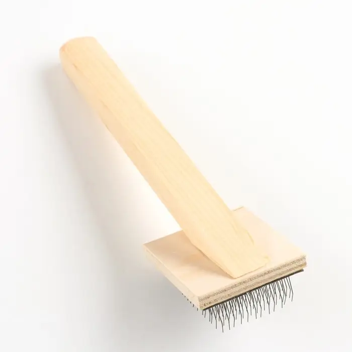 Щётка - пуходёрка деревянная  Щётка - пуходёрка деревянная "Зооник" малая