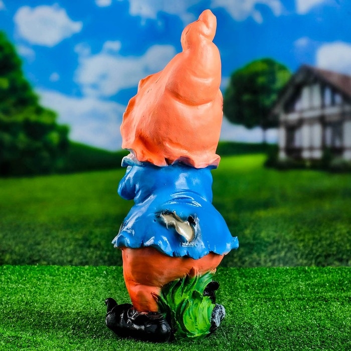 Садовая фигура  Садовая фигура "Гном с мотыгой" 48см