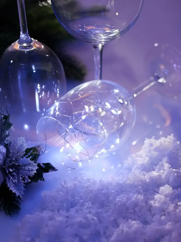 Гирлянда «Нить» 3 м, роса. IP20, серебристая нить. 30 LED, от батареек AG13×3, 3 режима, свечение белое