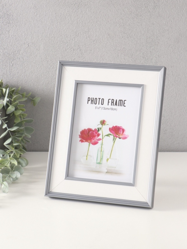 Фоторамка пластик 13х18 см Фоторамка пластик 13х18 см "Романтизм" серая 2,5х19,2х24,2 см