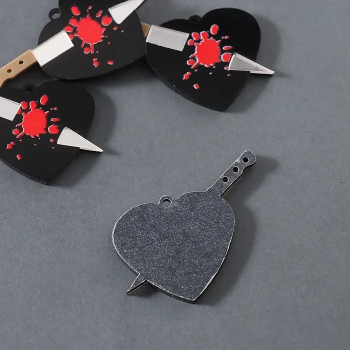 Декор для творчества акрил зеркальный Декор для творчества акрил зеркальный "Нож в сердце" 5,5х3,2х0,4 см