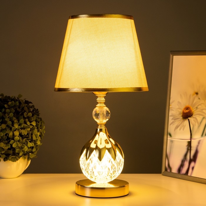 Настольная лампа с подсветкой Настольная лампа с подсветкой "Аделина" Е27 40Вт золото 27,5х27,5х44,5 см