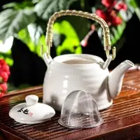 Чайник керамический заварочный &laquo;Иероглифы&raquo;, 600 мл, с металлическим ситом