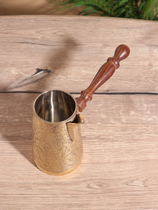 Турка "Золотые узоры" латунь, с деревянной ручкой, 450 мл