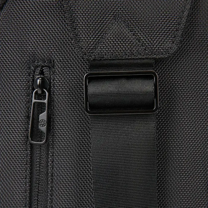 Рюкзак на одно плечо Discovery M, черный