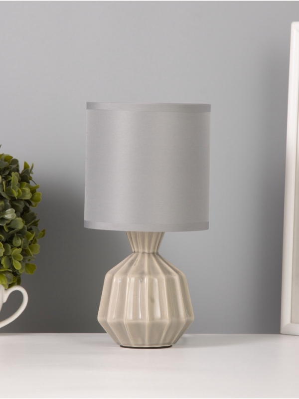 Лампа настольная Лампа настольная "Центр" 40Вт Е14 серый 12х12х24см