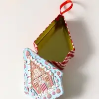 Шкатулка подарочная &laquo;Пряничный домик подвесной&raquo;, металл фигурная, 13.5&times;10&times;4 см