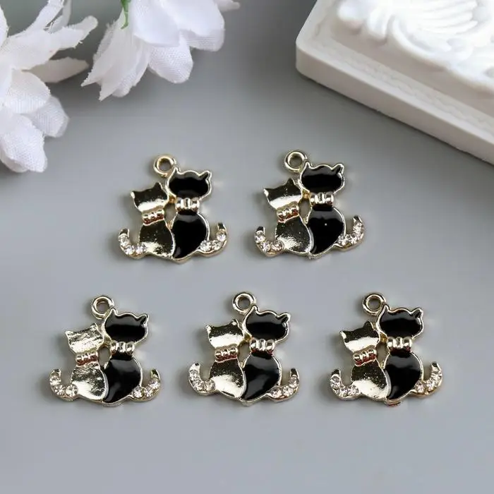 Металлический элемент, декоративная подвеска «Арт Узор. Котята»,,, эмаль, стразы, золото, 1.9×1.8 см