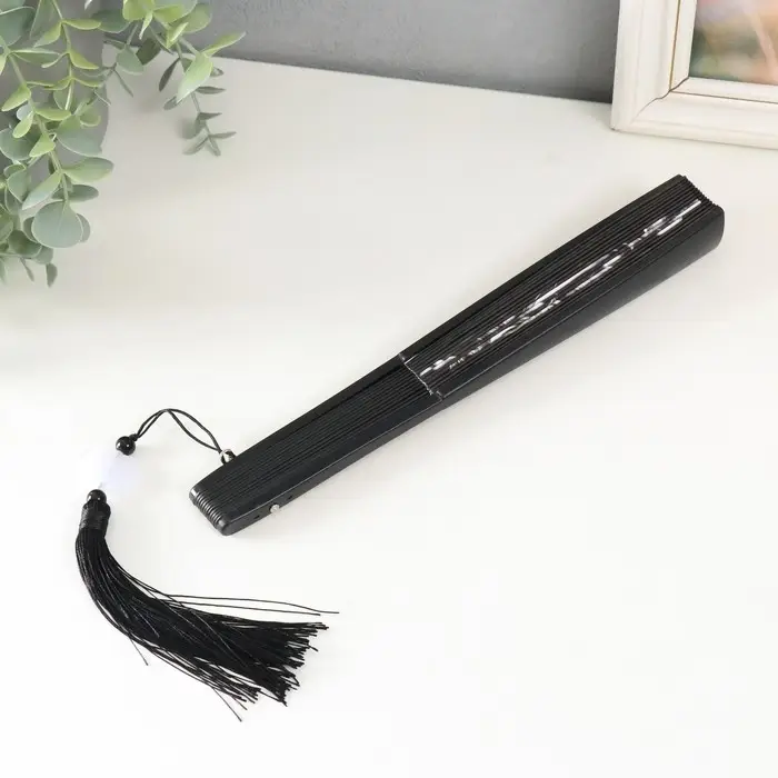 Веер пластик, текстиль h=27 см  Веер пластик, текстиль h=27 см "Китайский дракон" чёрный, с кисточкой