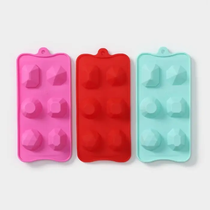 Форма для льда Доляна «Драгоценные камни», силикон, 22,5×10,6 см, 6 ячеек (d=4 см), цвет МИКС Форма для льда Доляна «Драгоценные камни», силикон, 22,5×10,6 см, 6 ячеек (d=4 см), цвет МИКС