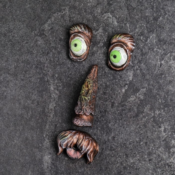 Подвесной декор  Подвесной декор "Лицо дерево с усами" 26х10х3см