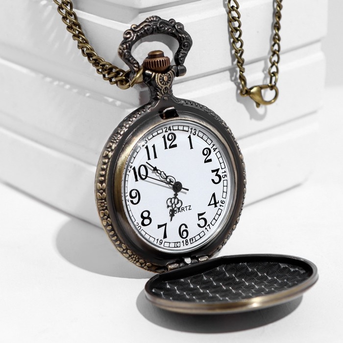 Часы карманные Часы карманные "Скорпион", кварцевые, d-4.5 см