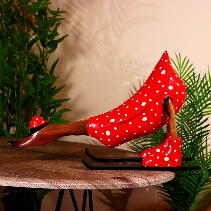 Сувенир Сувенир "Утка-лыжник в красном" дерево 40 см