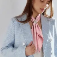 Кольцо для платка &laquo;Цветок Лилии&raquo;, белое в серебре