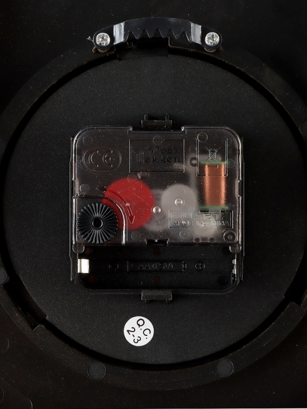 Часы настенные интерьерные для кухни «Чашка», плавный ход, 29×30 см, d-10.5 см, коричневые